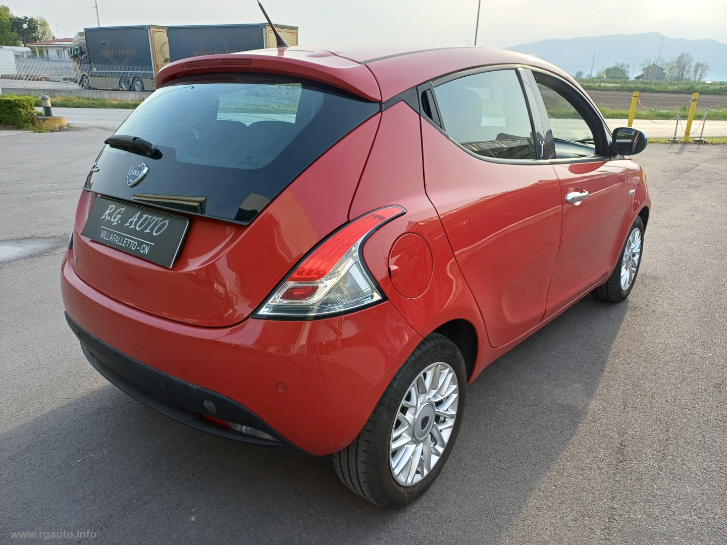 Ypsilon 0.9 T.Air 85 CV 5p. S&S Gold - immagine 5
