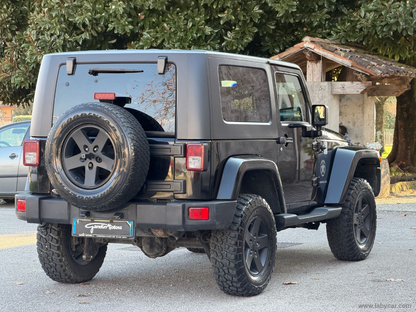 Wrangler 2.8 CRD Sahara Auto 4X4–MOTORE NUOVO - immagine 5