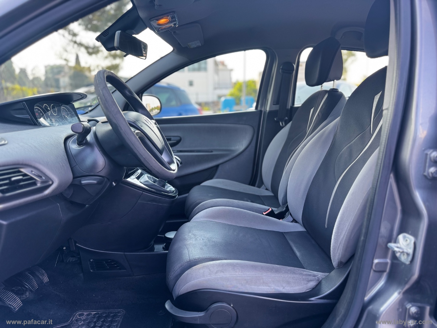 Ypsilon 0.9 T.Air 85CV 5p.Met.Ec.Elef. - immagine 5