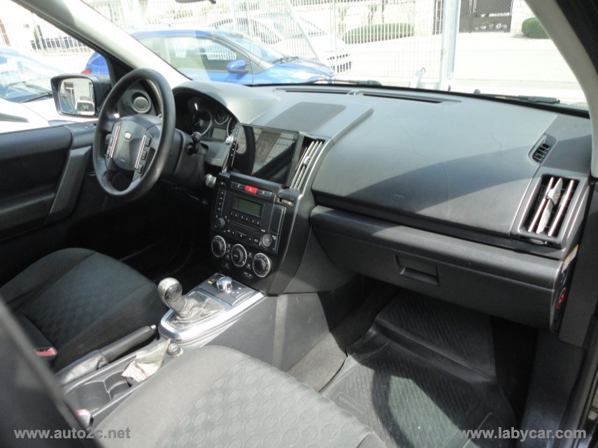 Freelander 2.2 TD4 S.W. SE - immagine 5