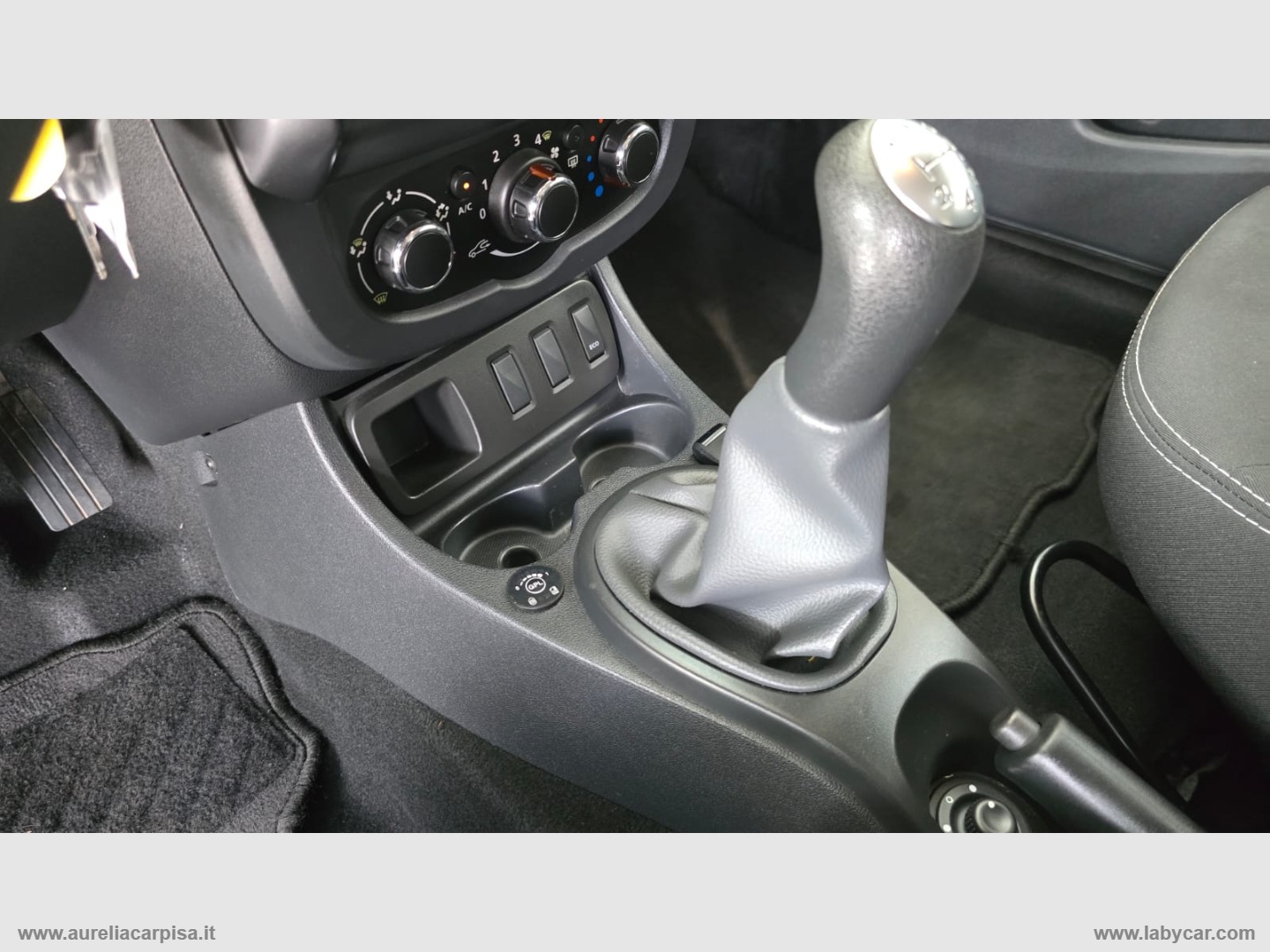 Duster 1.6 110 CV 4x2 GPL Lauréate - immagine 5