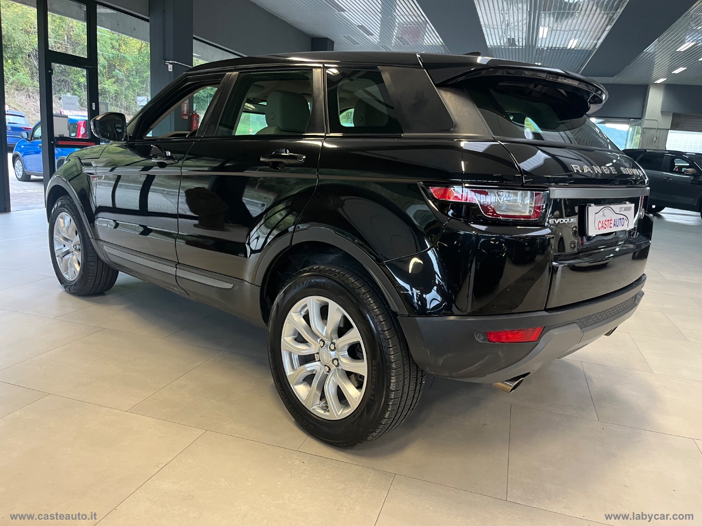 RR Evoque 2.0 TD4 150 CV 5p. Bs Ed. SE AUTOCARRO - immagine 5