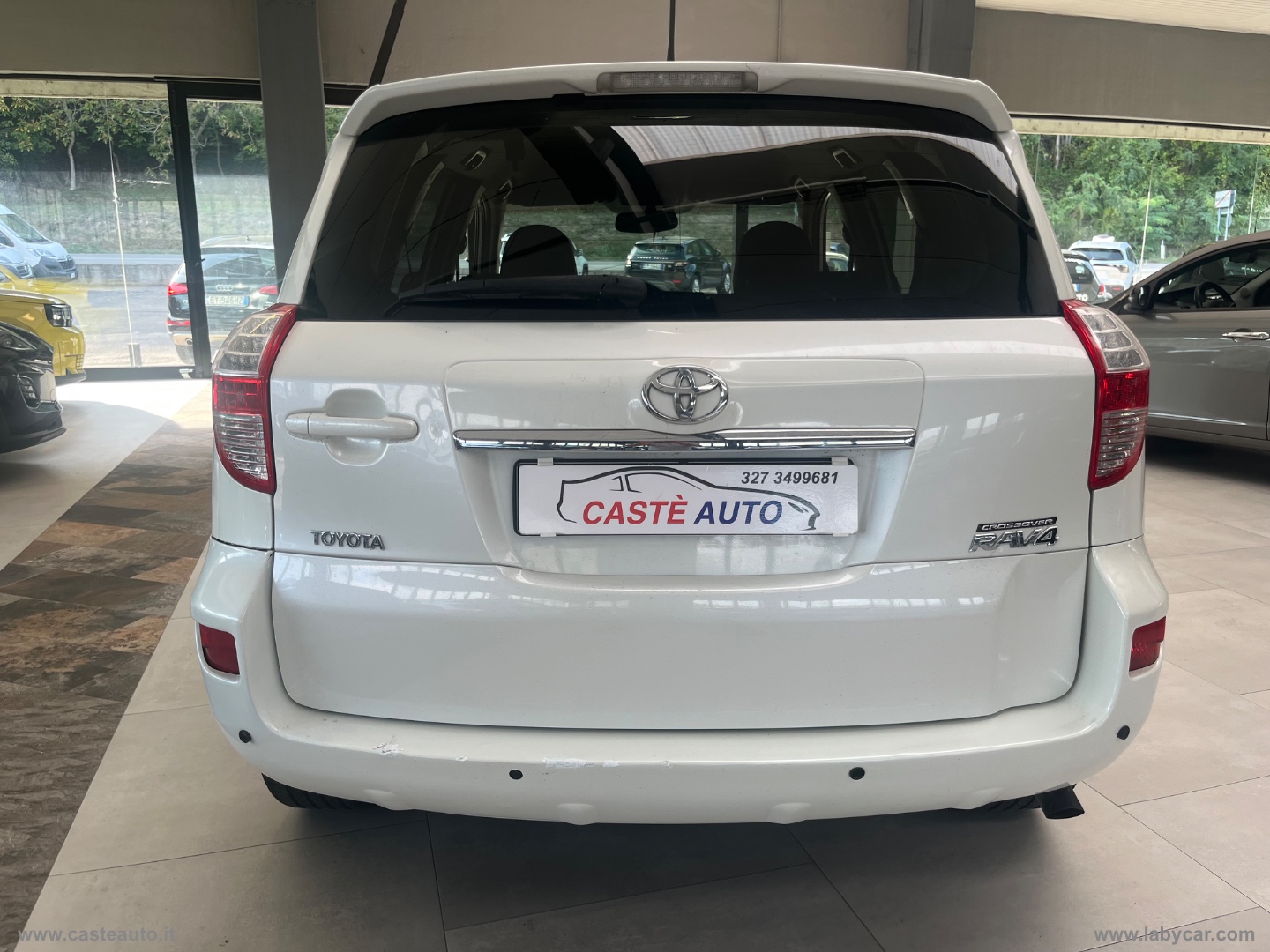 RAV4 Crossover 2.2 D-Cat A/T 150 CV Lux. - immagine 5