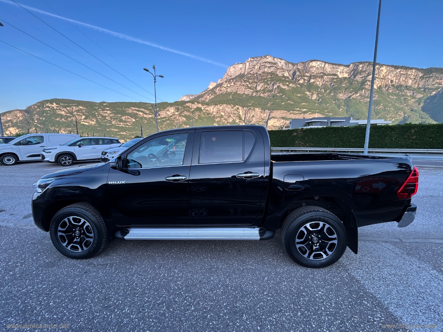 Hilux 2.8 D A/T 4WD 4p. DC Executive - immagine 5
