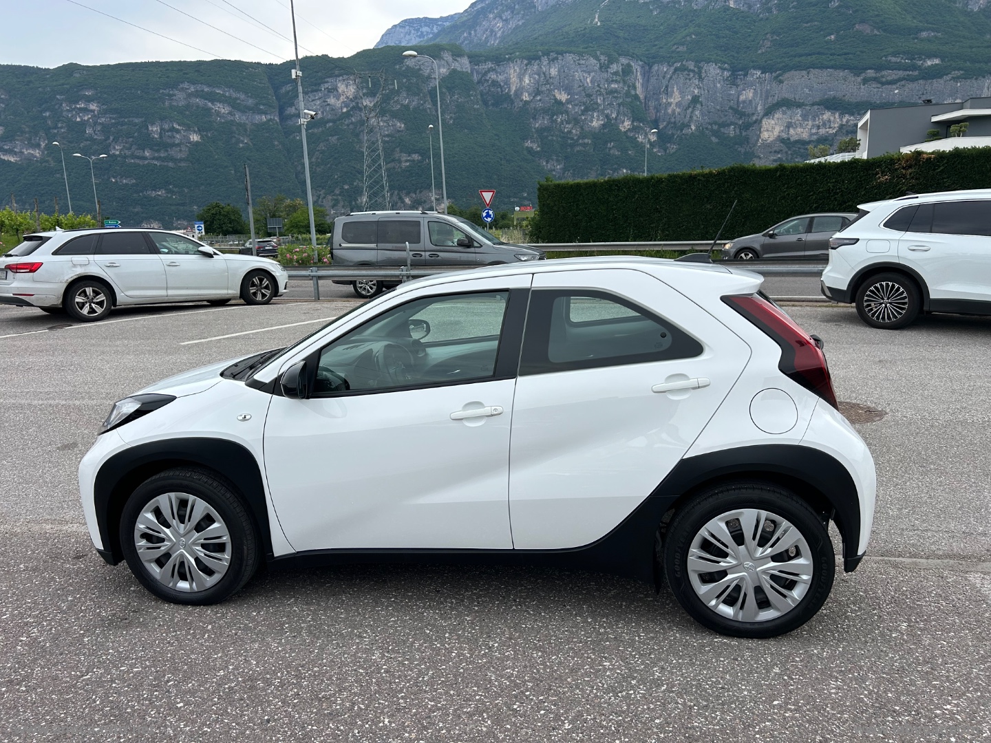 Aygo X 1.0 VVT-i 72 CV 5p. Active - immagine 5