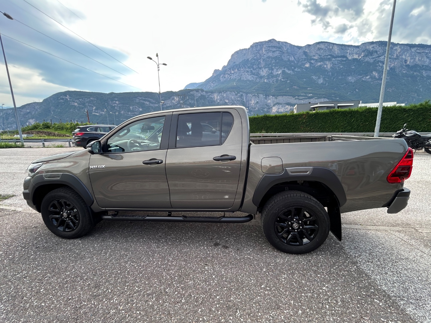 Hilux 2.8 D-4D 48V A/T 4WD DC Invincible - immagine 5