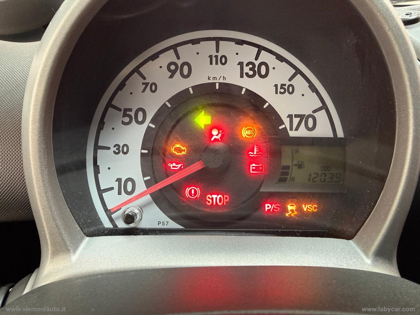 Aygo 1.0 12V VVT-i 5p. Lounge Connect - immagine 5