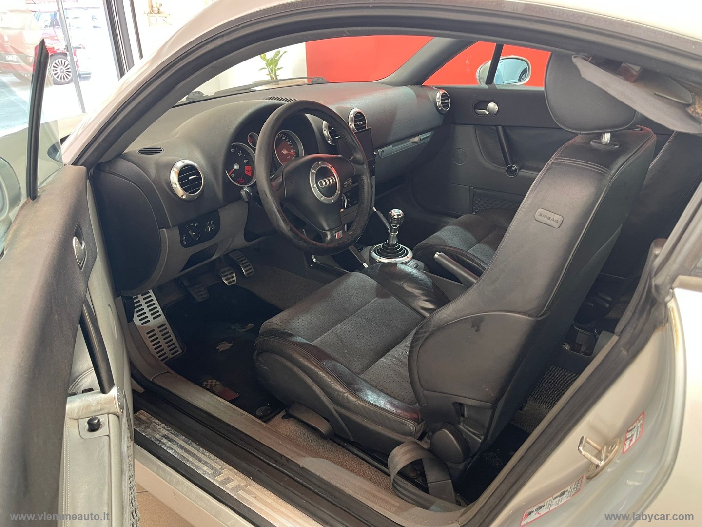 TT Coupé 1.8 T 20V 179CV quattro - immagine 5