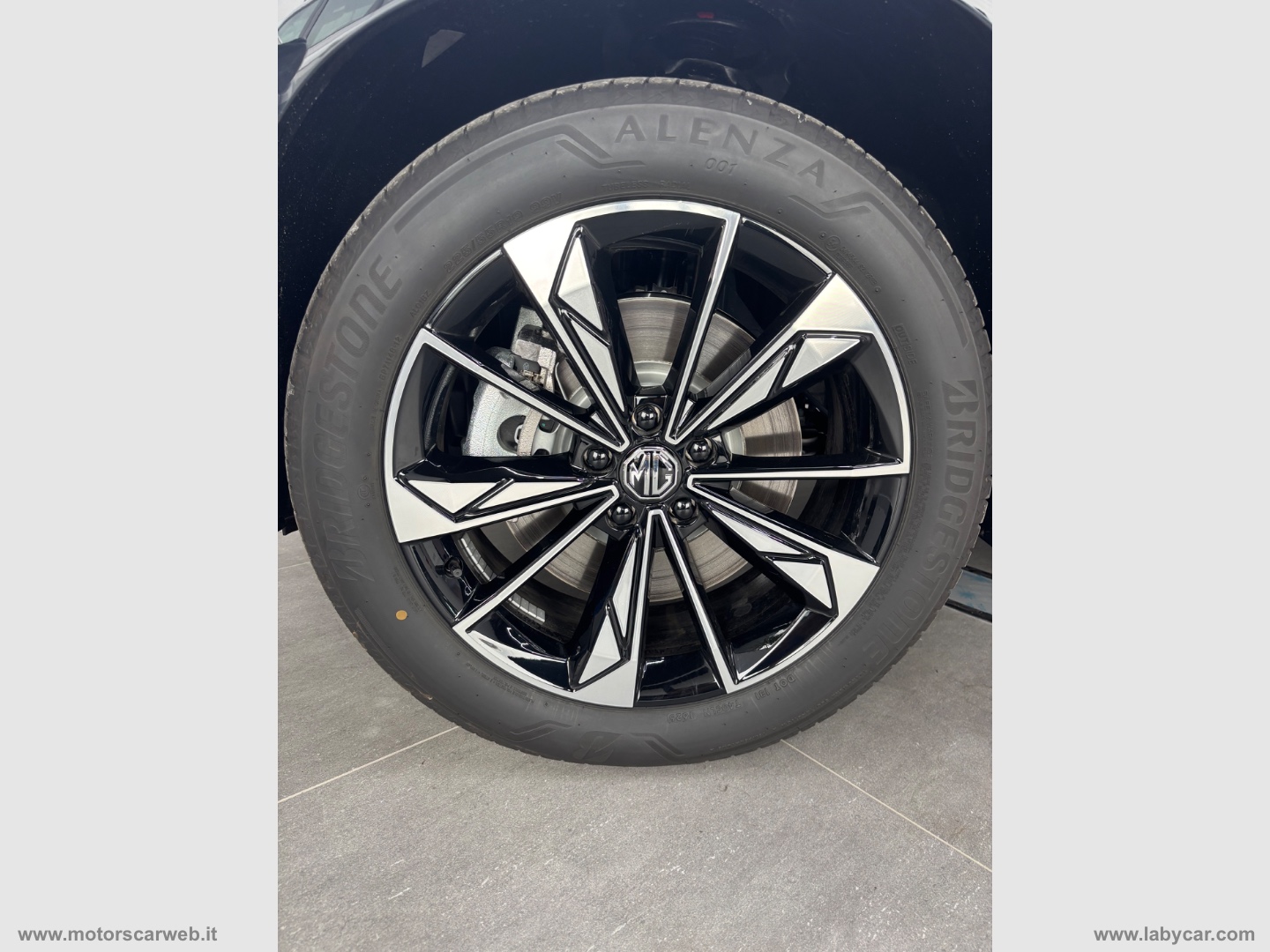 HS 1.5 PHEV Luxury - immagine 5