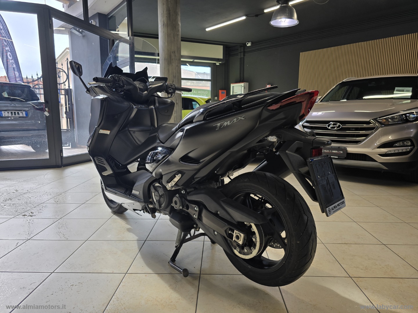 T Max 560 - immagine 5
