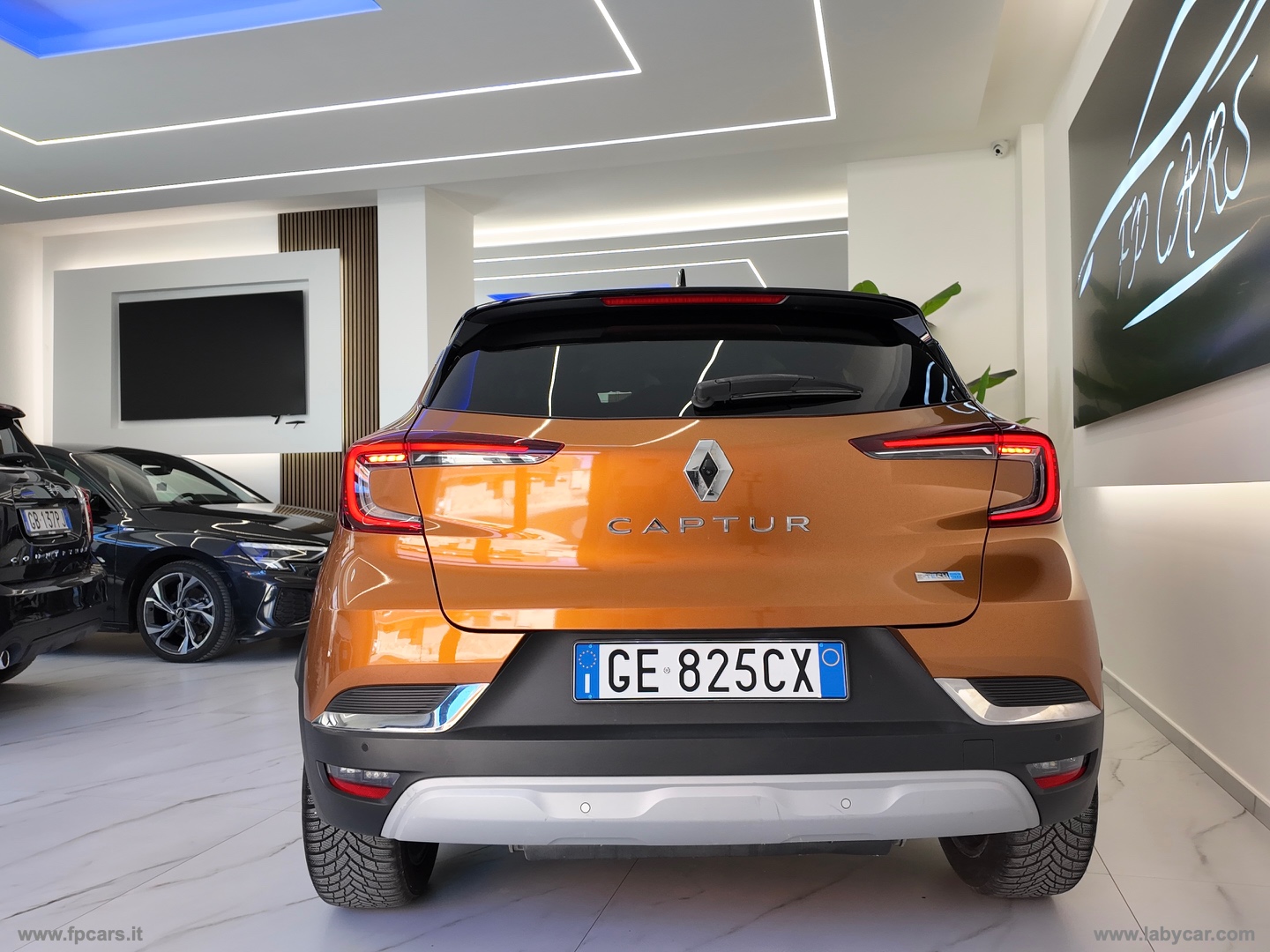 Captur Pl.-in Hybr. E-Tech 160 Init.Par. - immagine 5