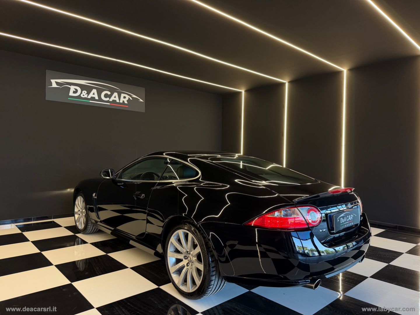 XK 4.2 V8 Coupé - immagine 5