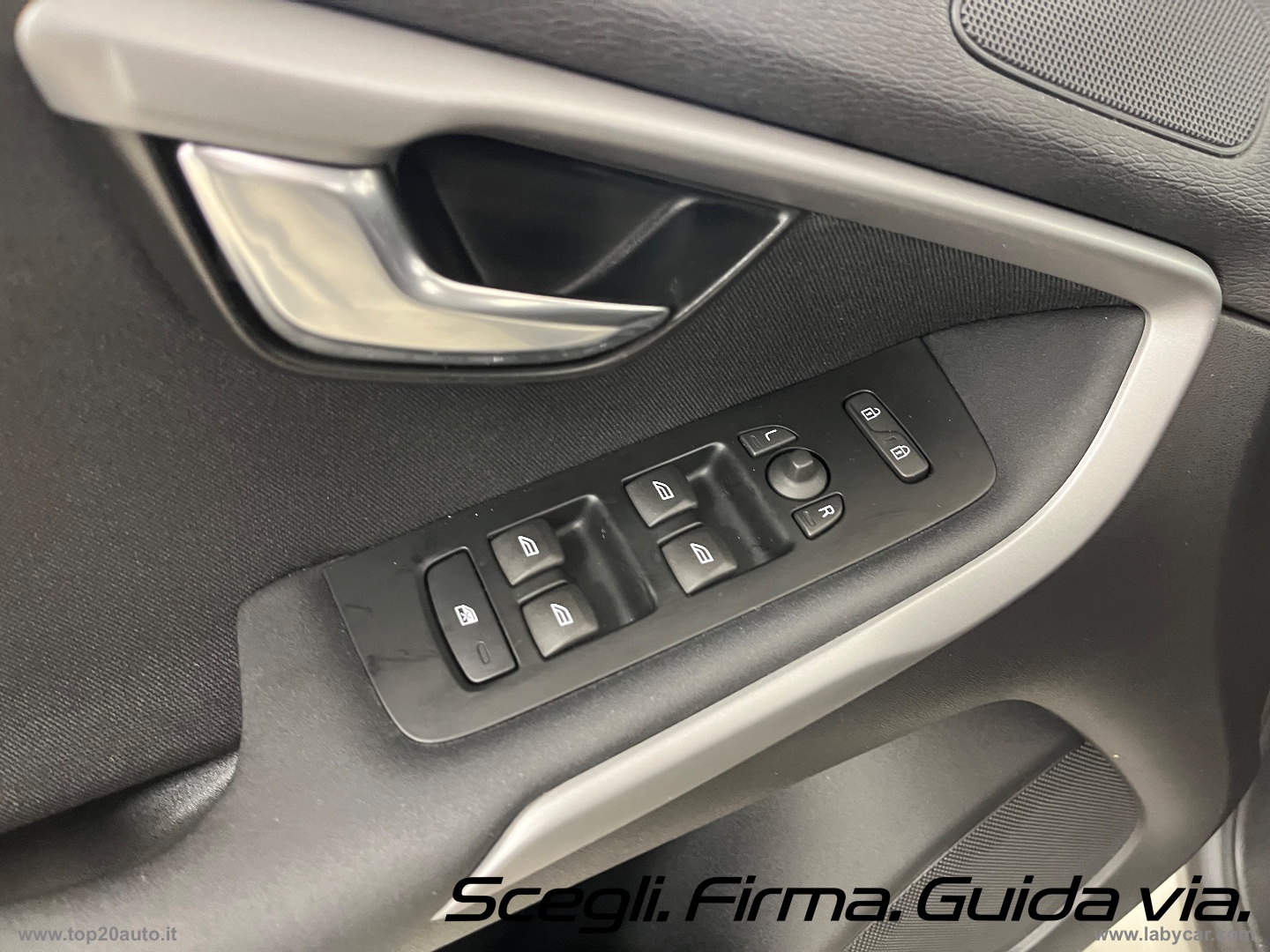 V40 Cross Country D2 Geartronic Business - immagine 5