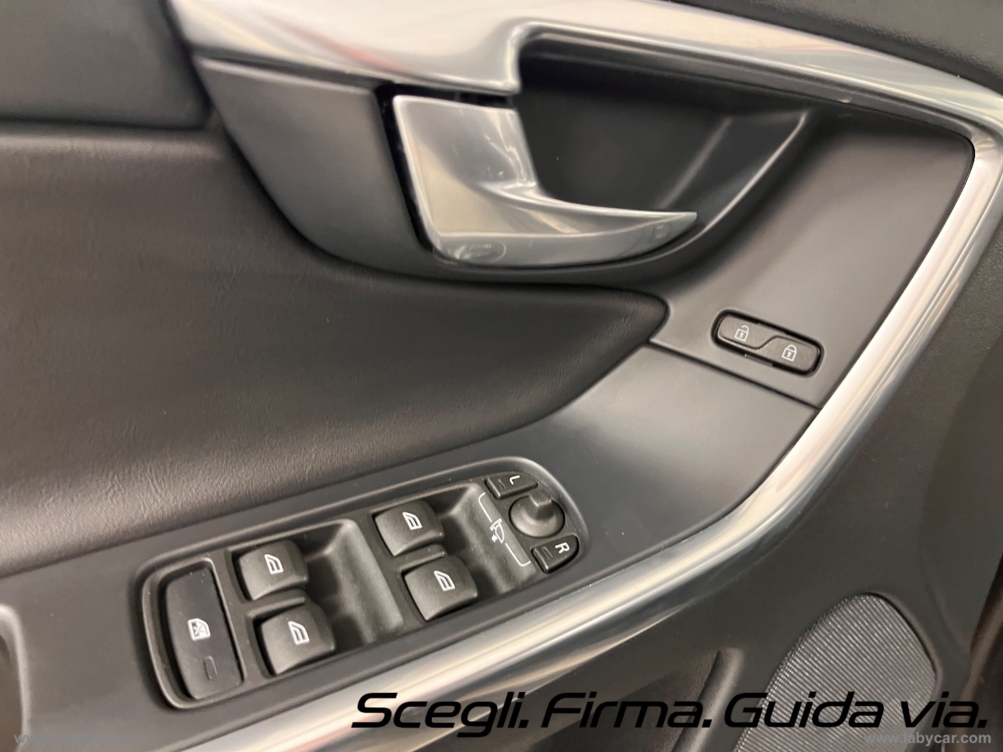 XC60 2.4 D4 4X4 AUTOMATICA R-DESIGN - immagine 5