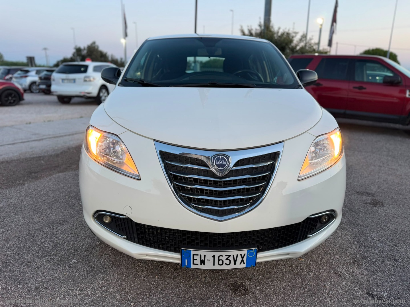 Ypsilon 0.9 T.Air 85CV 5p. Met.Ec. Gold - immagine 5