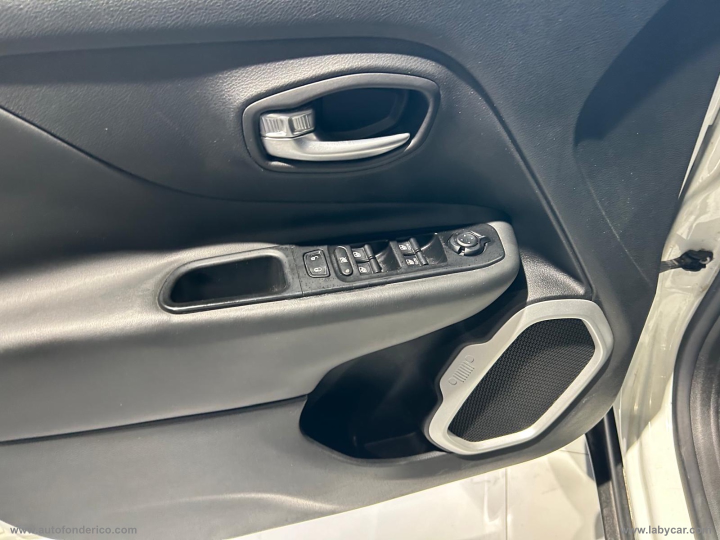 Renegade 2.0 Mjt 140 CV 4WD Limited - immagine 5