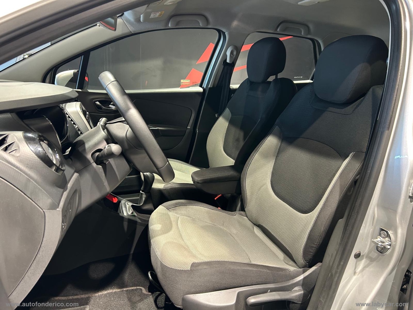 Captur 1.5 dCi 8V 90 CV S&S Ener. R-Link - immagine 5