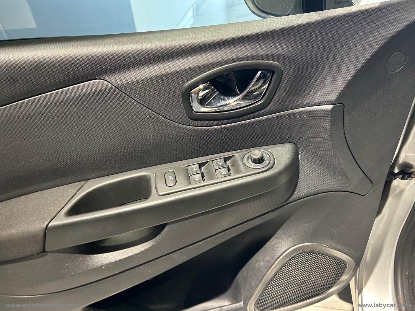 Captur 1.5 dCi 8V 90 CV S&S Ener. R-Link - immagine 5