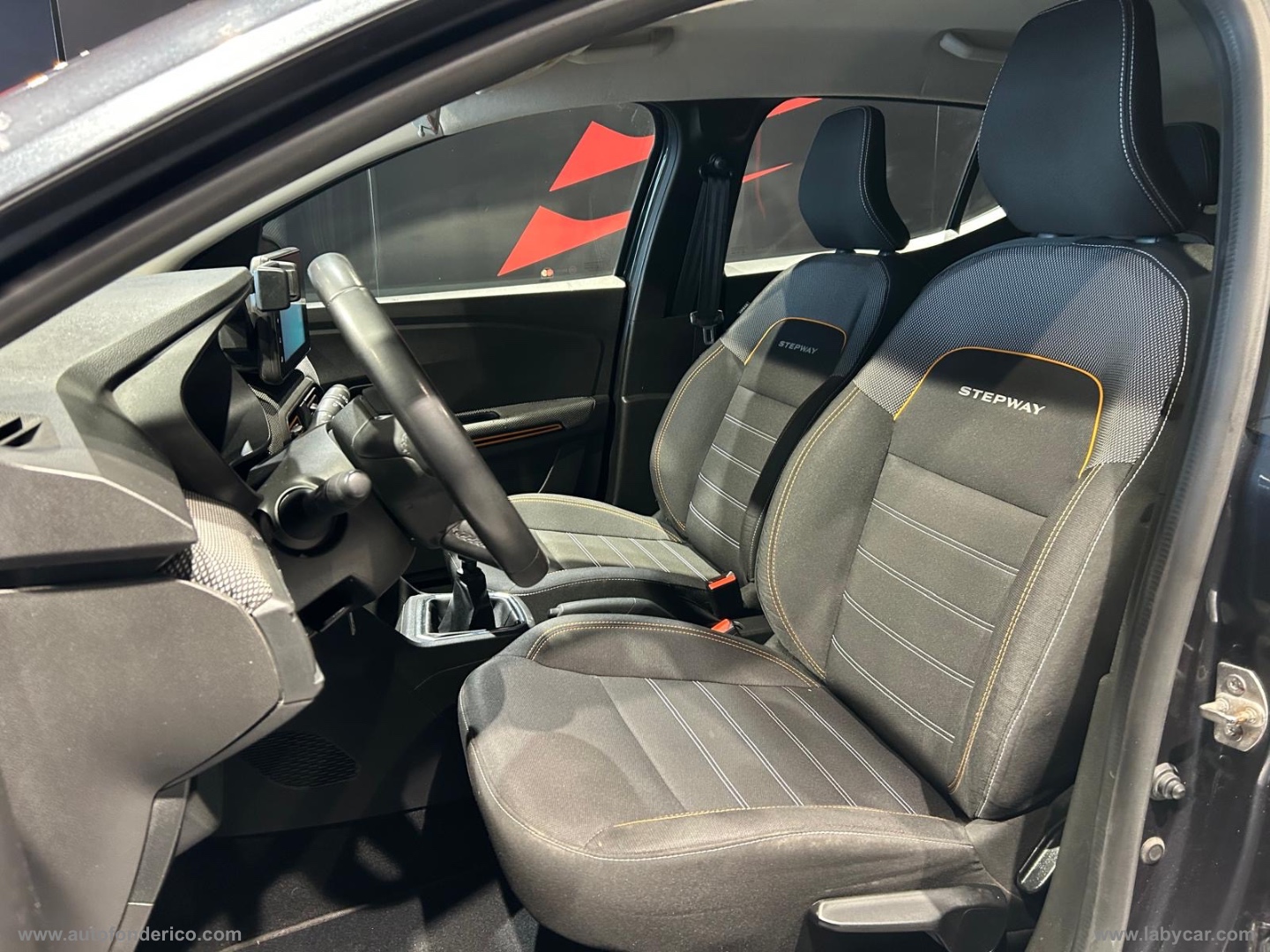 Sandero Stepway 1.0 TCe 90 CV Comfort - immagine 5
