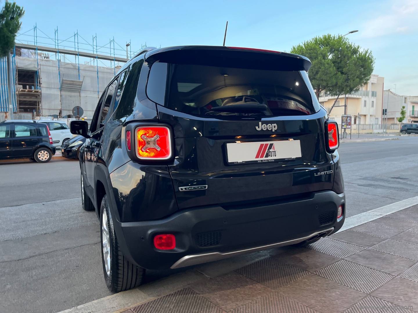 Renegade 1.6 Mjt 120CV Limited TETTO APRIBILE - immagine 5