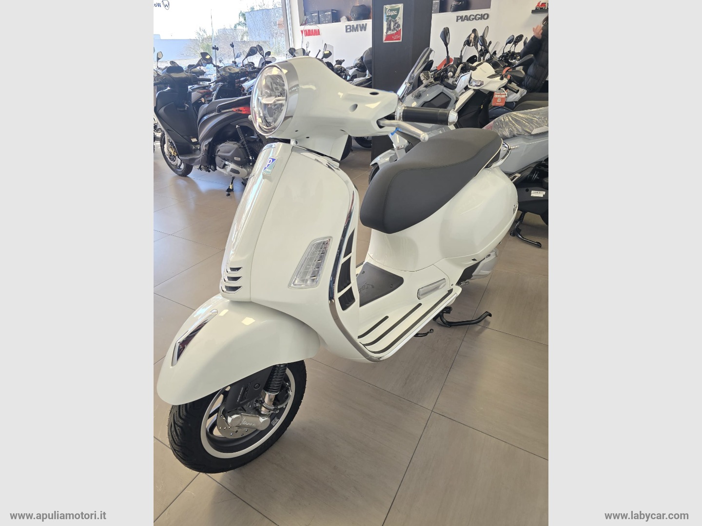 Vespa 310 GTS hpe SUPER - immagine 5