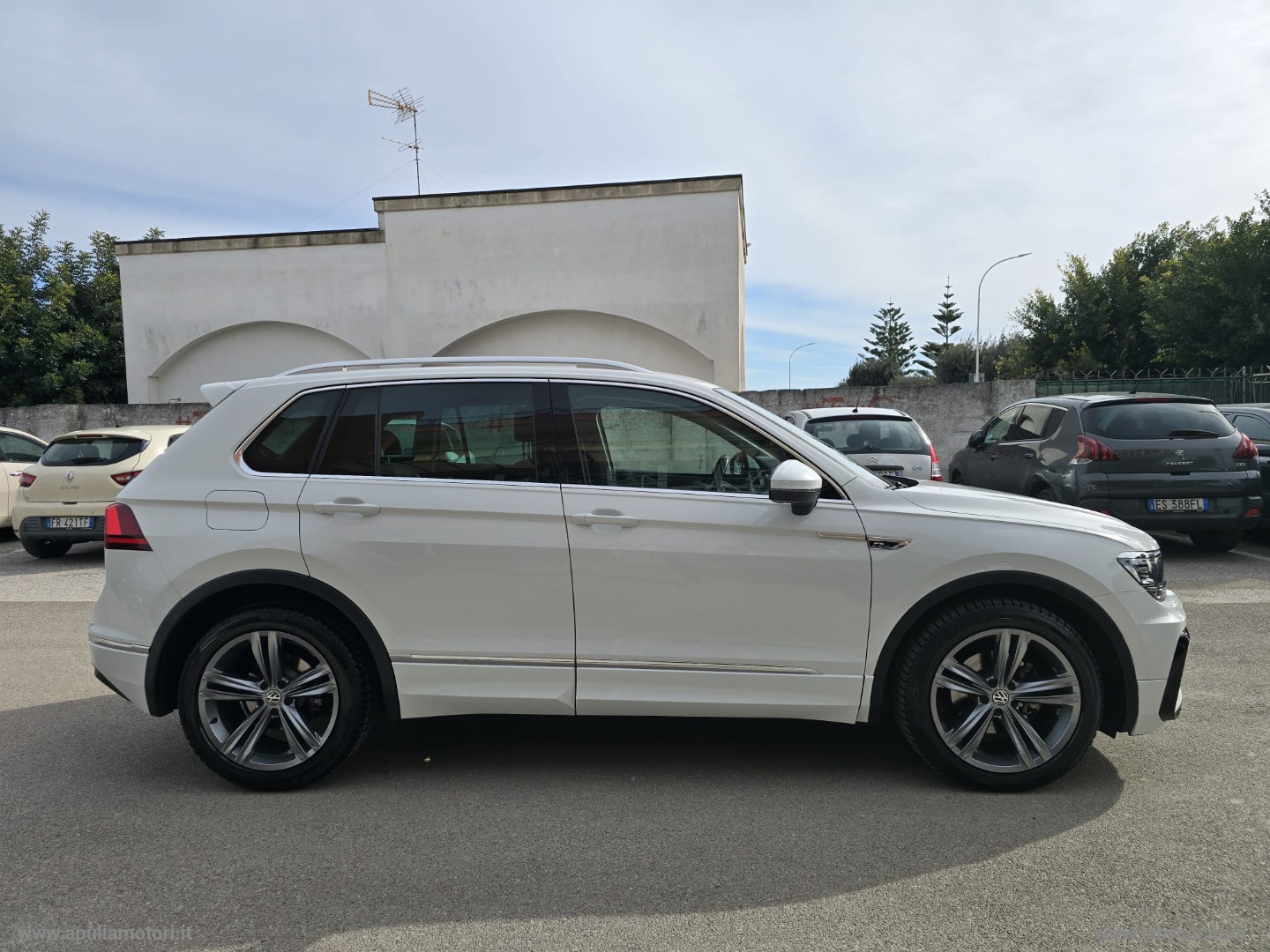 Tiguan 2.0 TDI DSG Business BMT R LINE - immagine 5