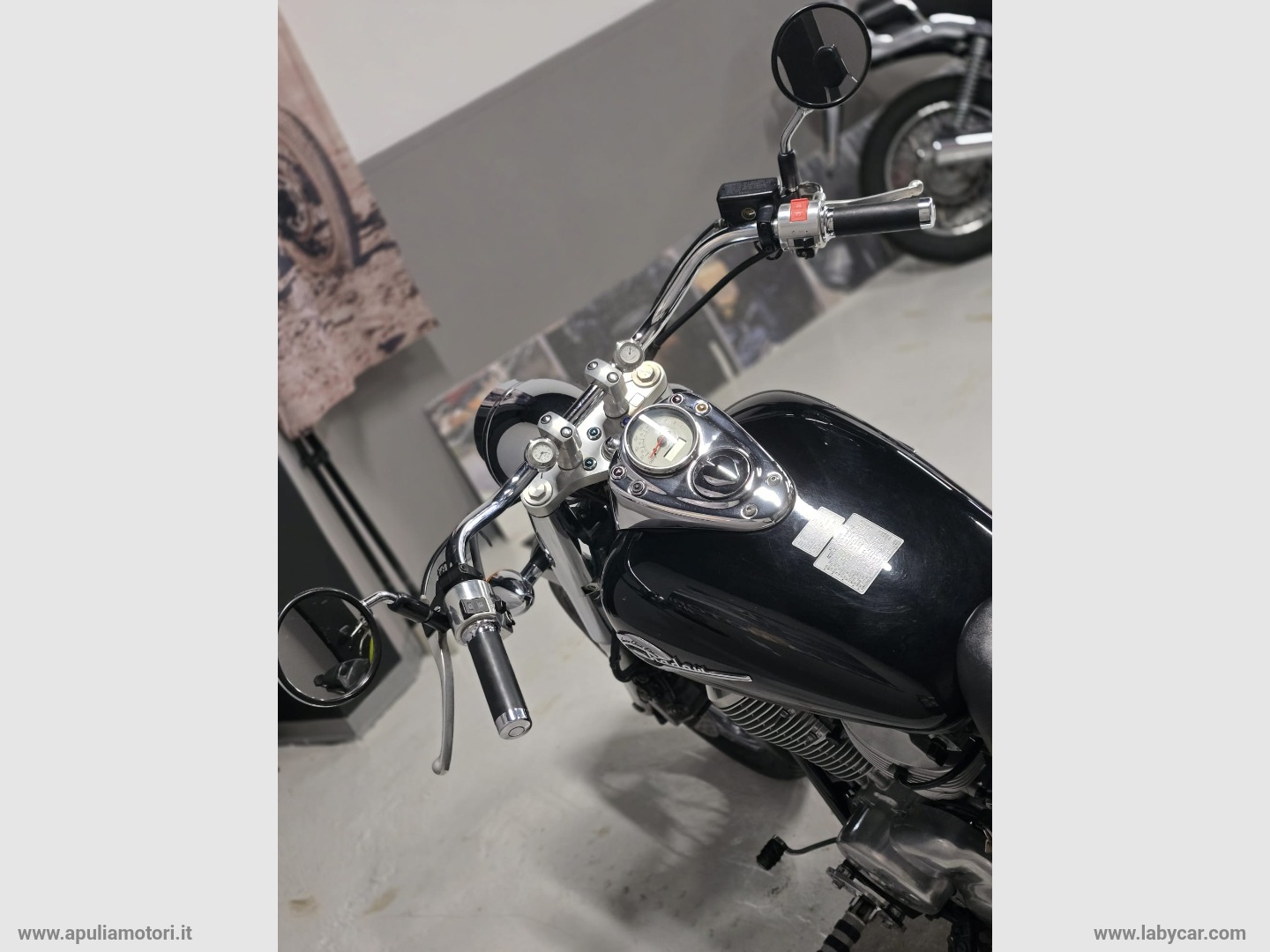 SHADOW 750 - immagine 5