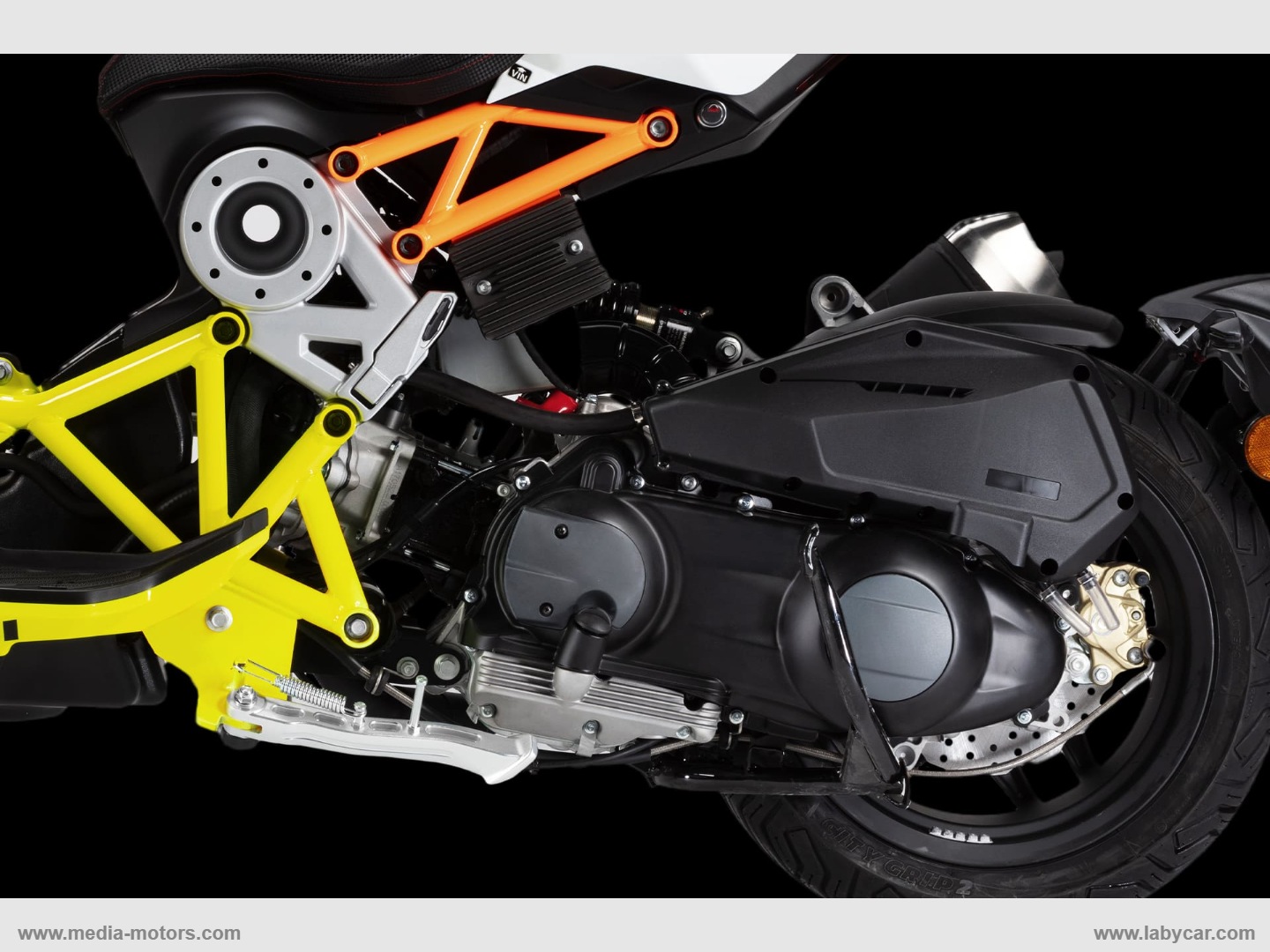 DRAGSTER 300 - immagine 5