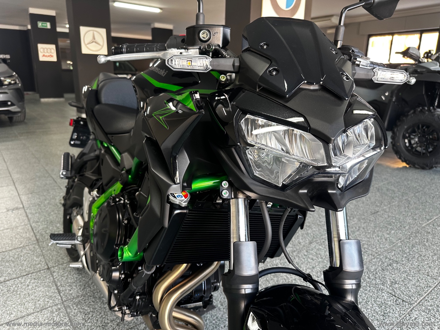 Z 650 Metallic Spark Black / Green - immagine 5