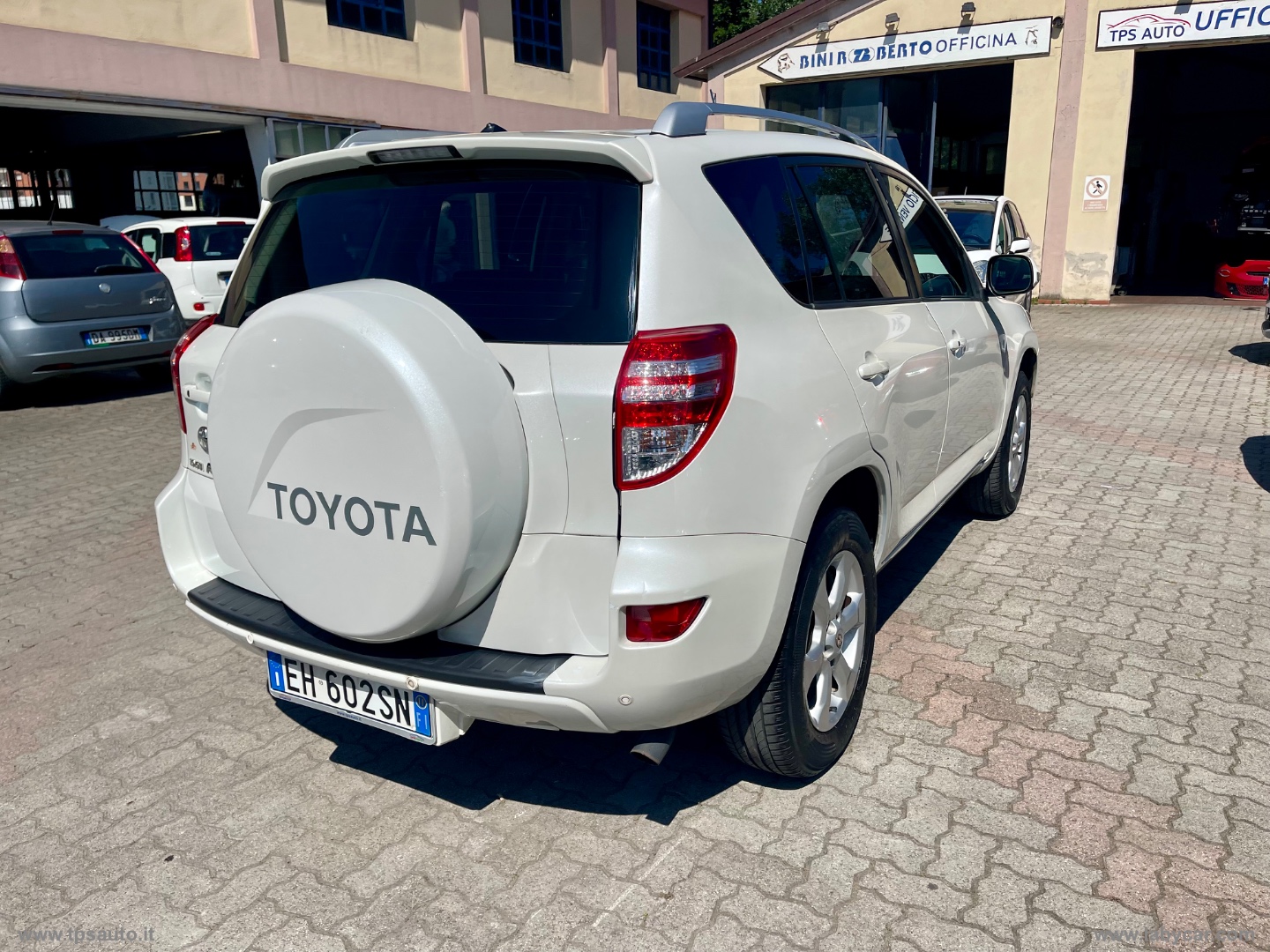 RAV4 Crossover 2.2 D-4D 150 CV Exclusive - immagine 5