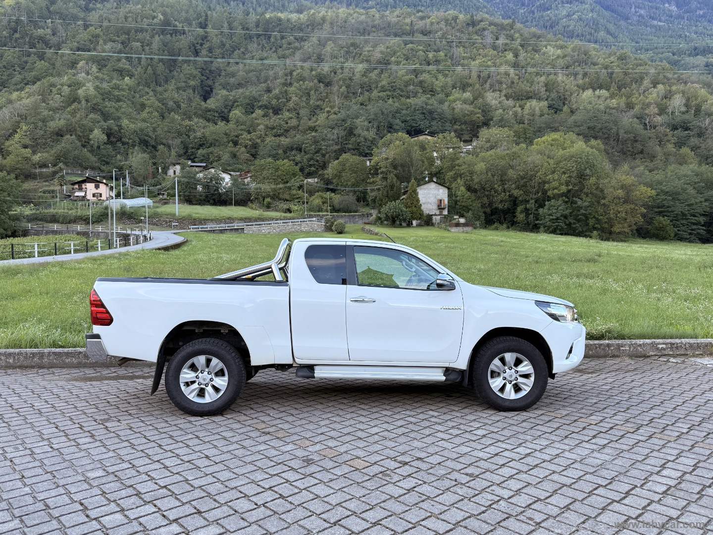 Hilux 2.4 D-4D 4WD 2p. EXTRA CAB CAMERA SENS PARK - immagine 5