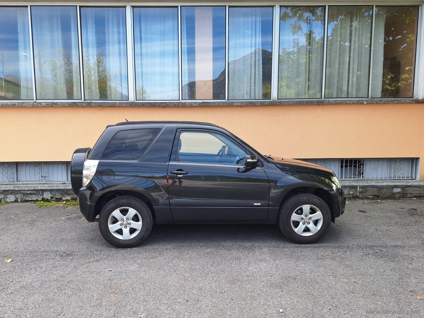 Grand Vitara 1.6 16V 3p. 4X4 - immagine 5