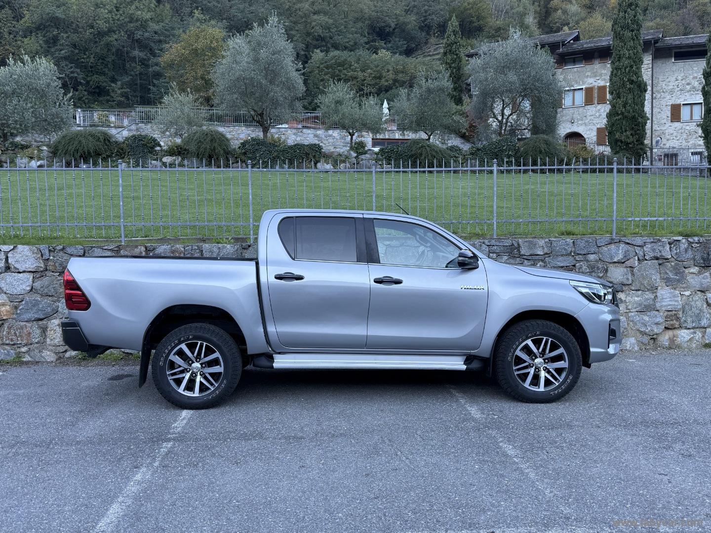 Hilux 2.4 D-4D 4WD 4p. DC Executive GANCIO CC ADATTIVO - immagine 5