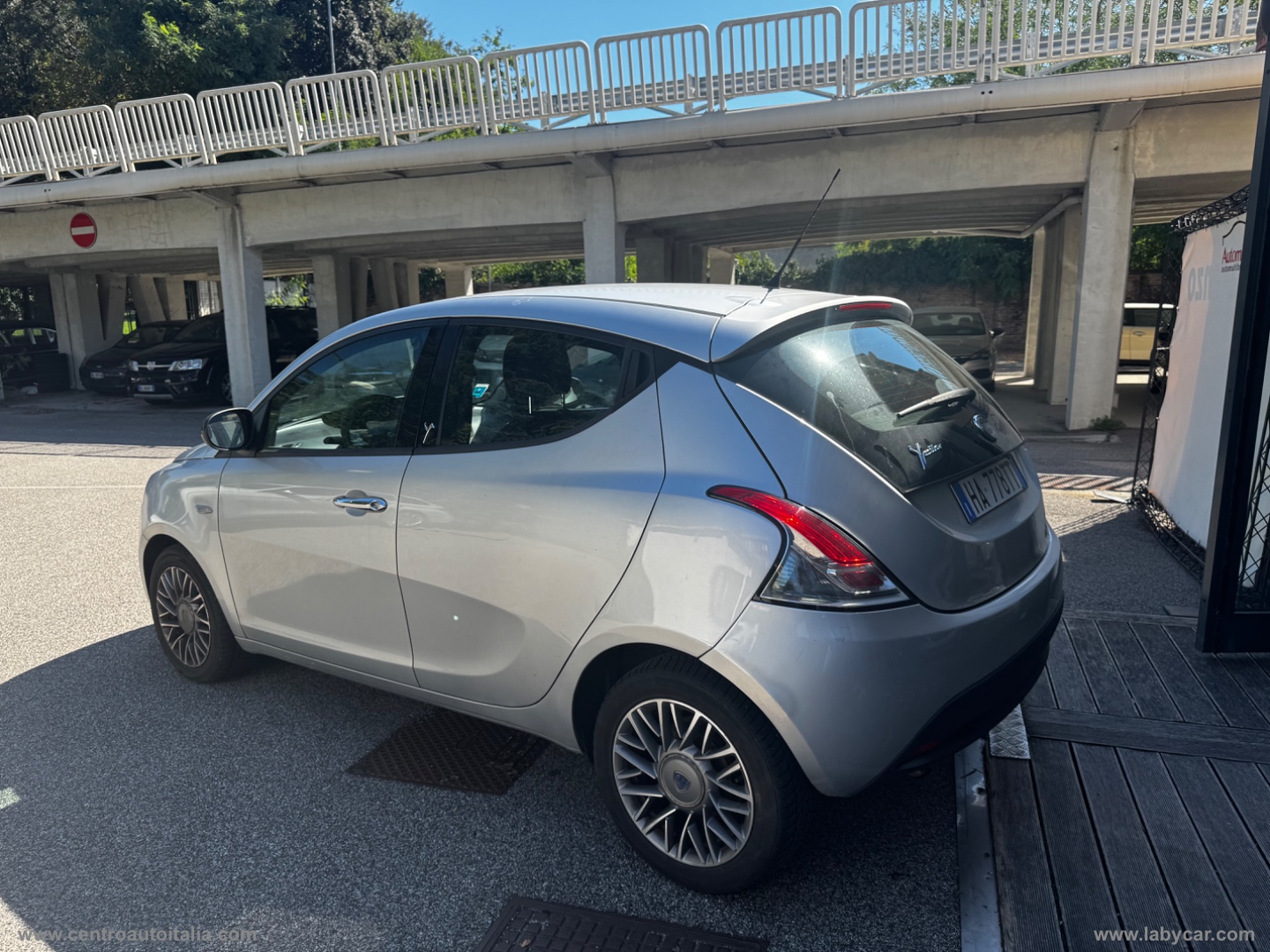Ypsilon 0.9 T.Air 85 CV 5p. S&S Silver - immagine 5