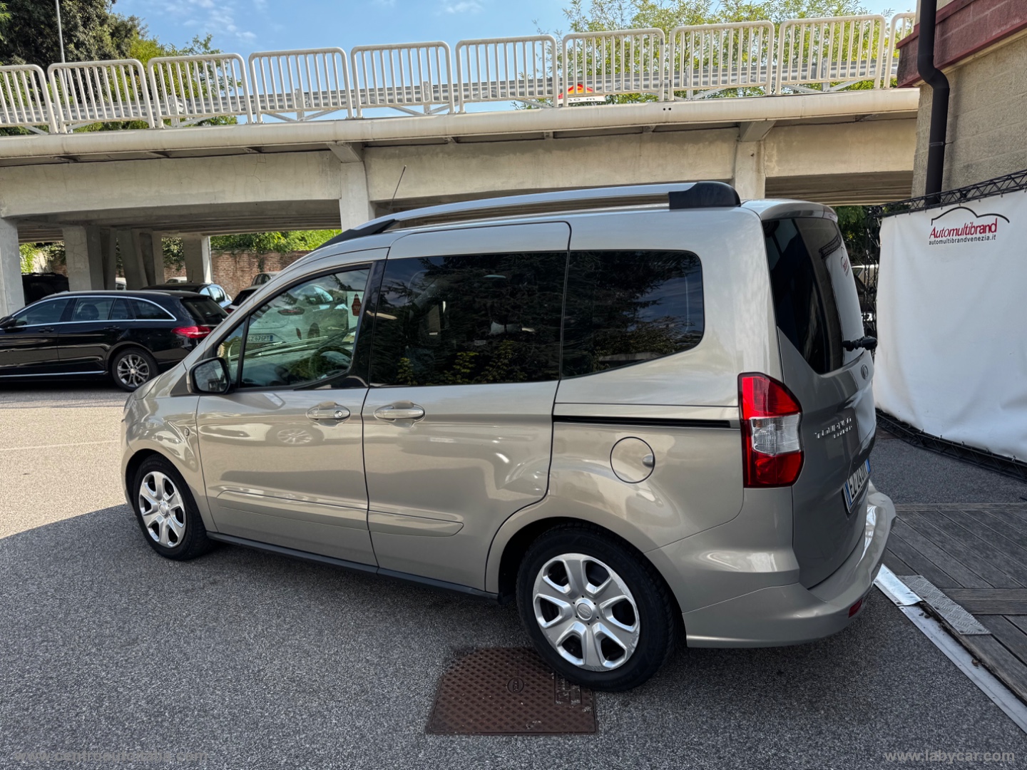 Tourneo Courier 1.0 EcoBoost 100 CV Tit. - immagine 5