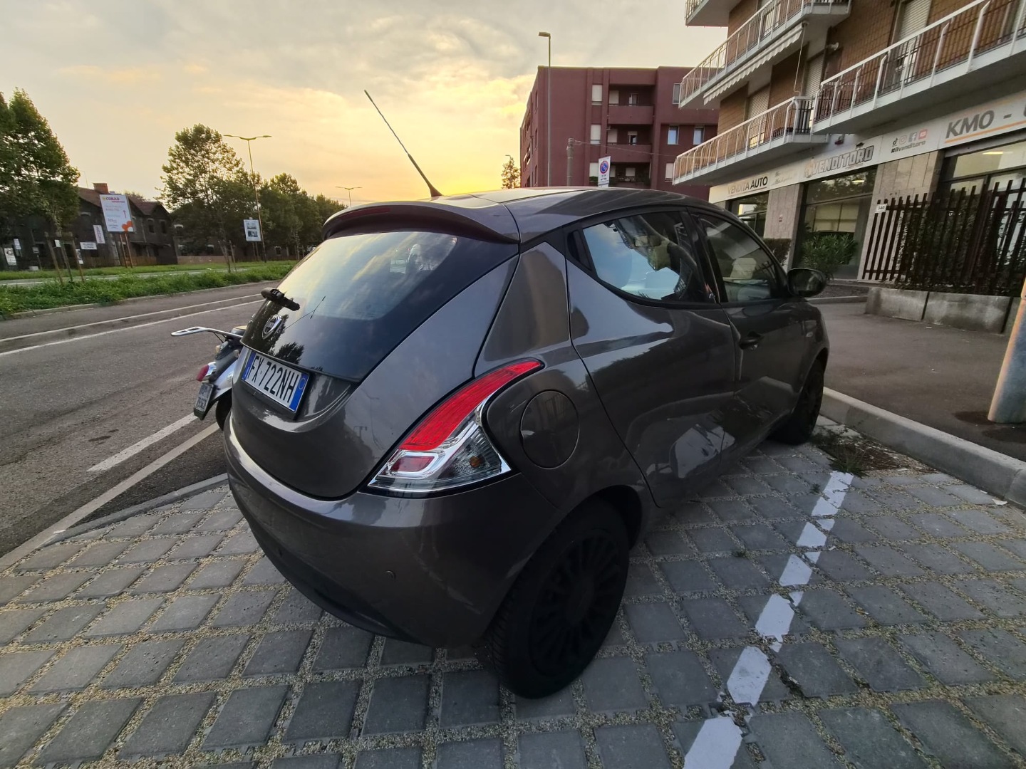 Ypsilon 1.2 69 CV 5p. Silver - immagine 5
