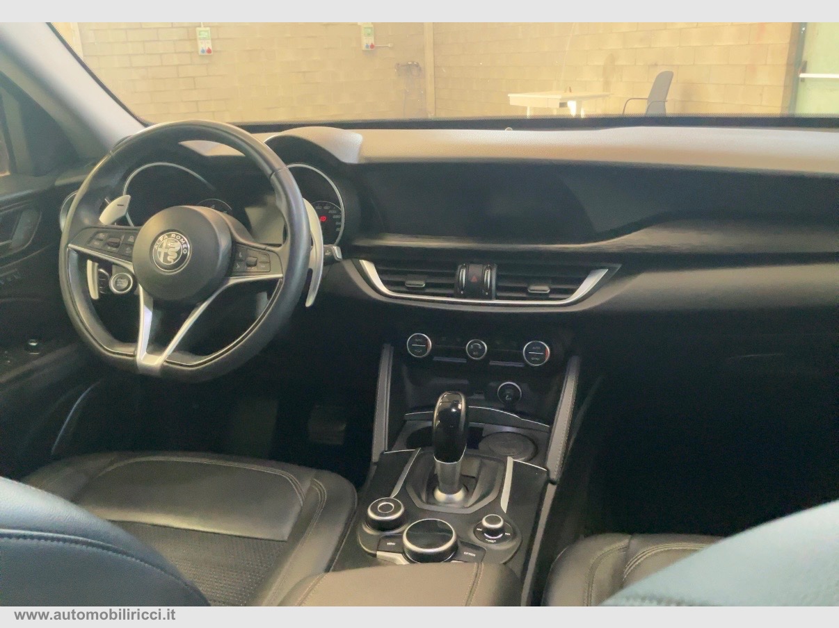 Stelvio 2.2 T.diesel 210CV AT8 Q4 Lusso - immagine 5