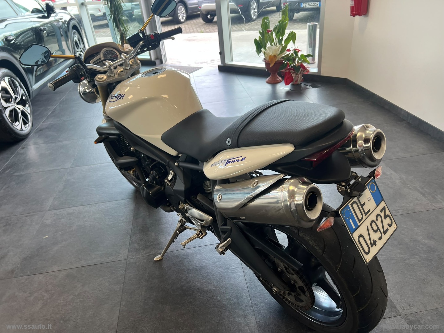 Street Triple - immagine 5
