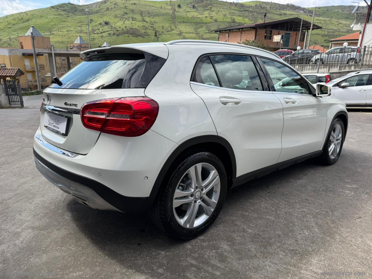 GLA 200 d Automatic 4Matic Premium - immagine 5