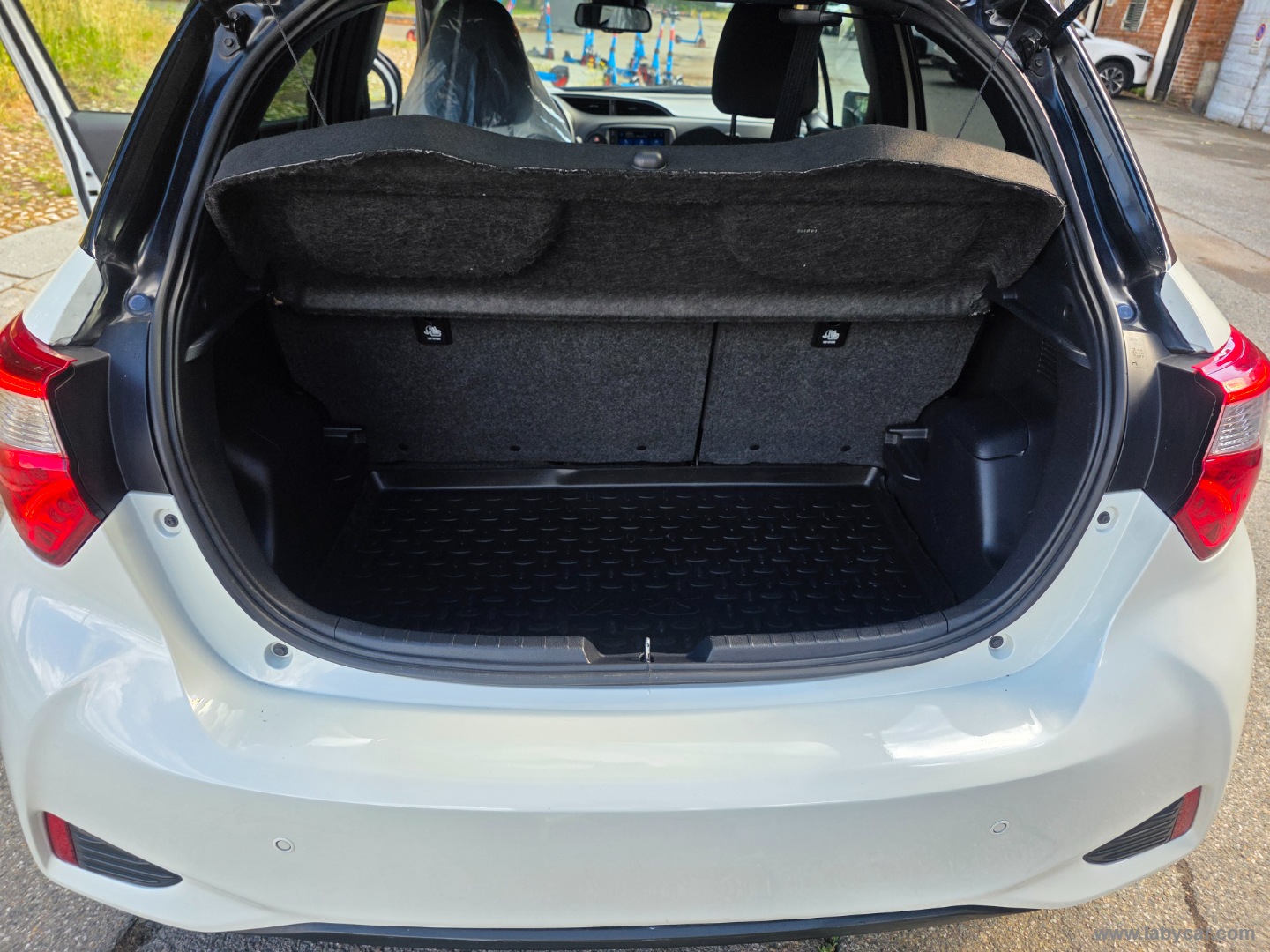 Yaris 1.5 Hybrid 5p. Y20 Bitone GARANZIA CASA MADRE - immagine 5