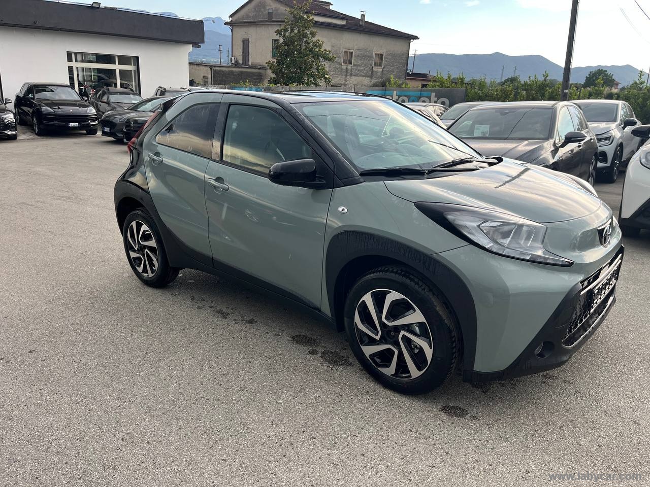 Aygo X 1.0 VVT-i 72 CV 5p. Lounge S-CVT - immagine 5