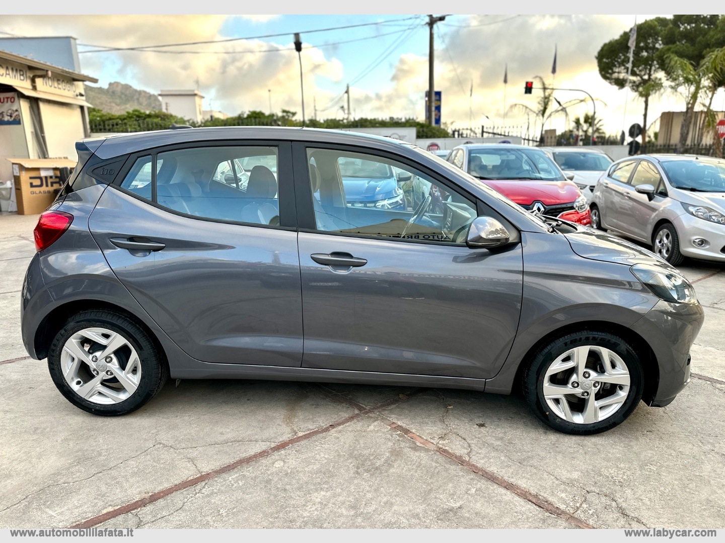i10 1.0 MPI Tech 26.000 KM - immagine 5