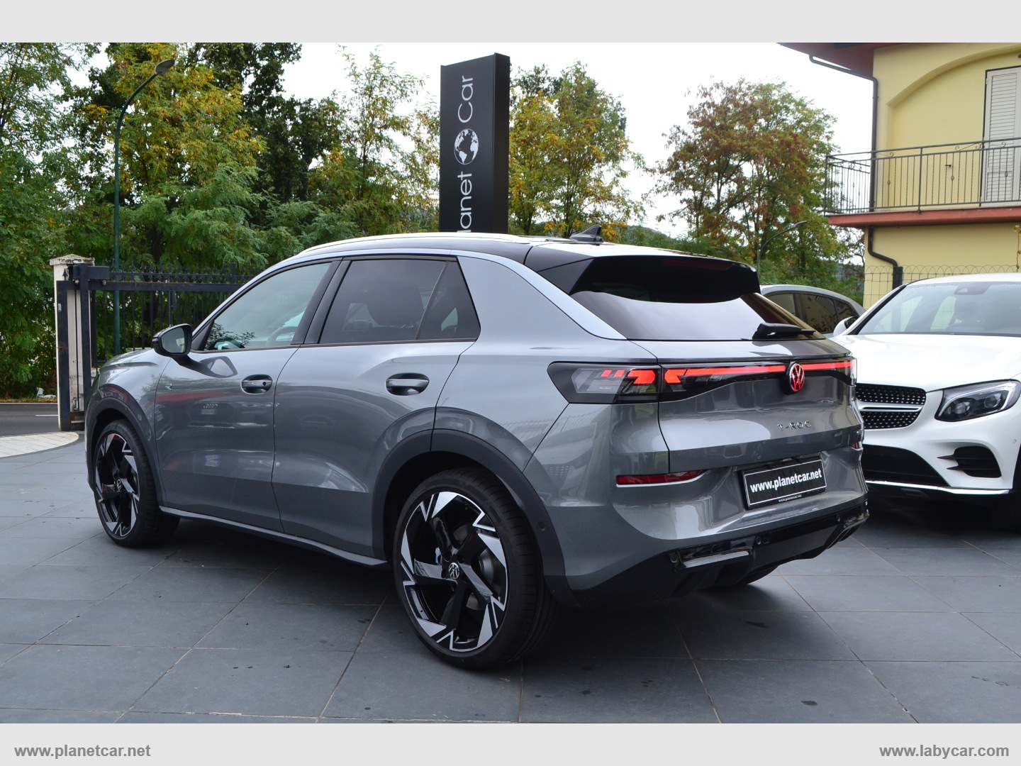 T-Roc 1.5 eTSI ACT 150 CV DSG R-Line - immagine 6