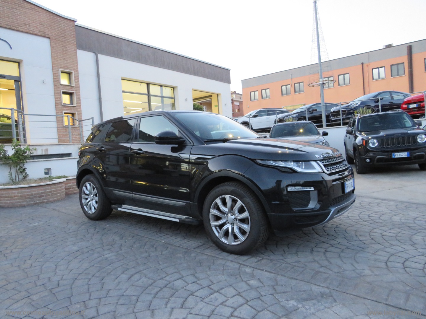 RR Evoque 2.0 TD4 150 CV 5p. SE Dynamic - immagine 6
