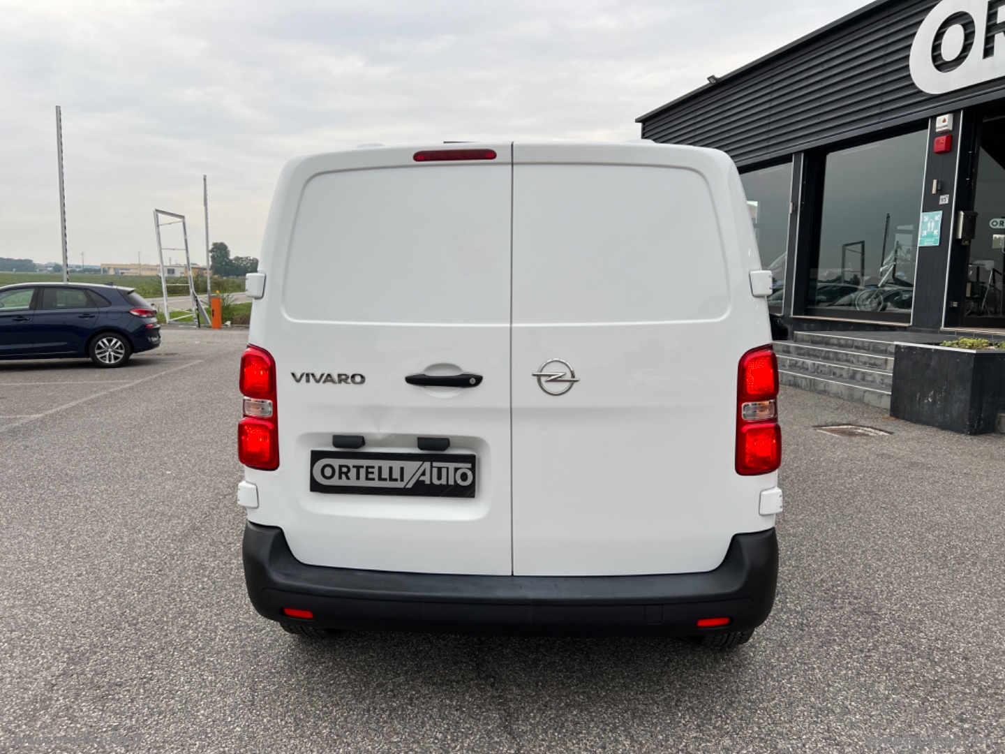Vivaro 2.0D180S&S AT8 PL-TN M Fur. Enjoy + IVA - immagine 6