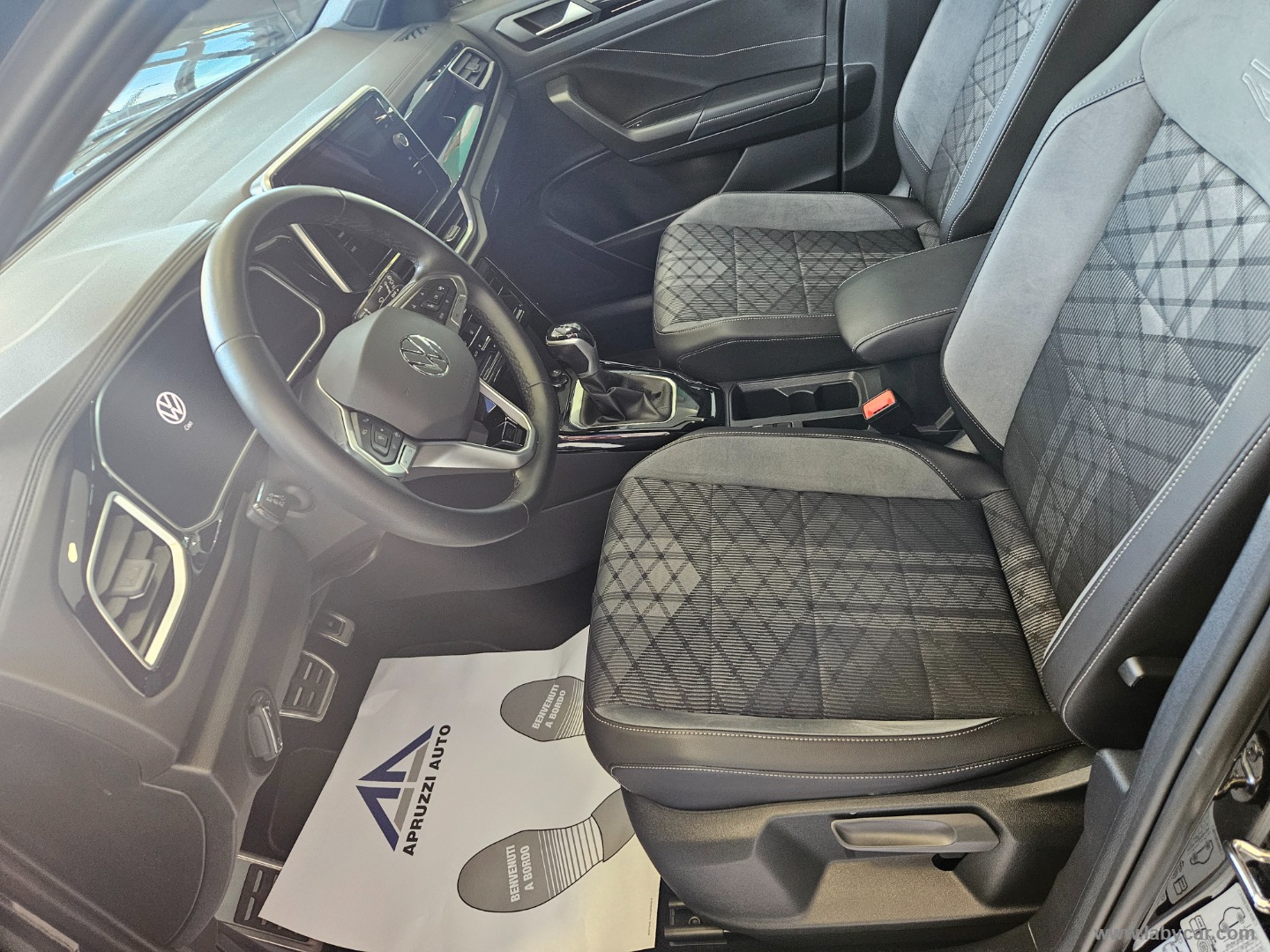 T-Roc 2.0 TDI SCR 150 CV DSG R-Line Plus - immagine 6