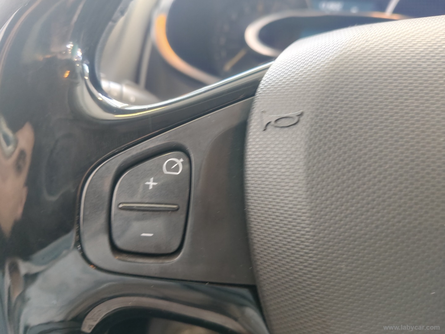 Clio 1.2 75 CV 5p. Costume National - immagine 6