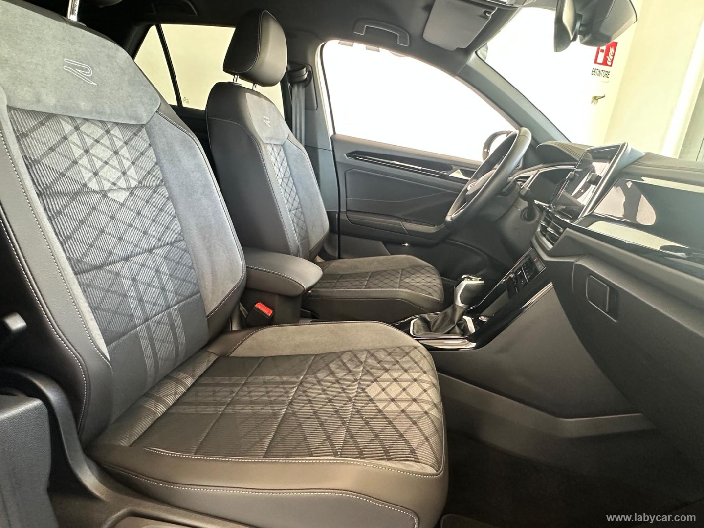 T-Roc 2.0 TDI SCR 150 CV DSG R-Line Plus - immagine 6