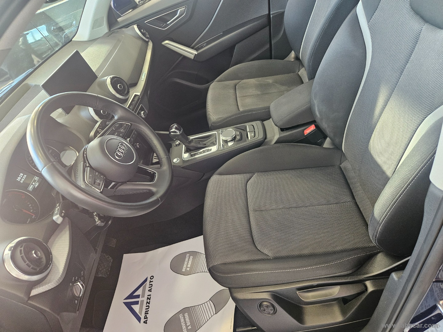 Q2 35 TDI S tronic Business - immagine 6