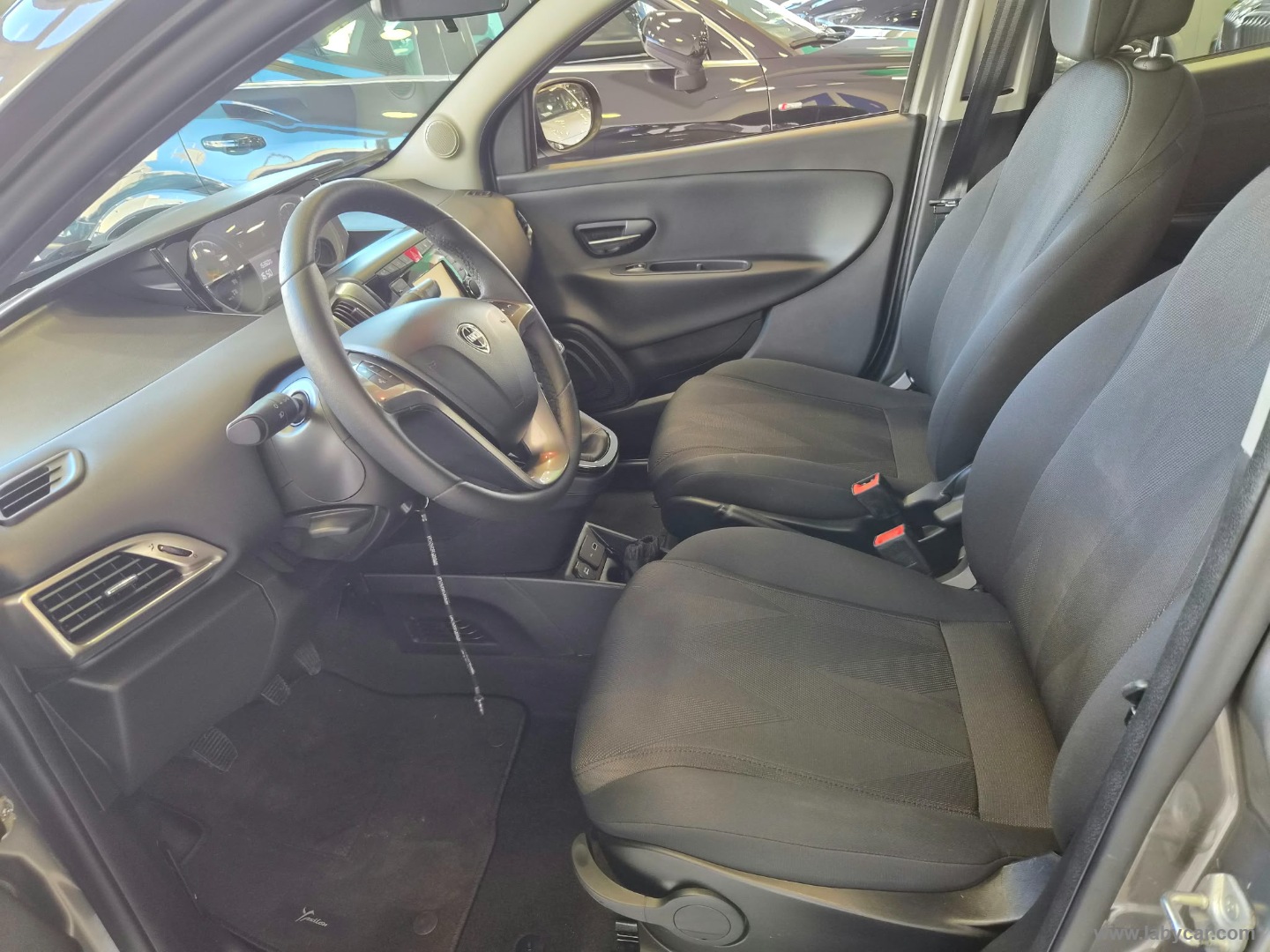 Ypsilon 1.2 69 CV 5p. GPL Ecochic Gold - immagine 6